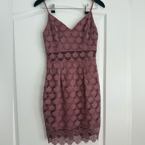 Aqua Lace Midi Dress in Mauve